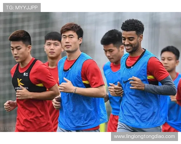 中韩足球明星赛阵容揭晓球星云集引发球迷热议与期待